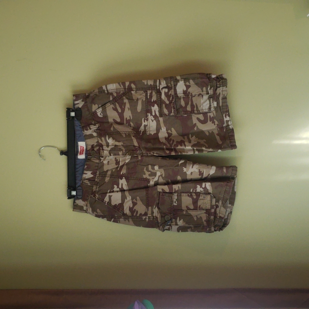 Boys Levis camo carpenter size 12 Husky